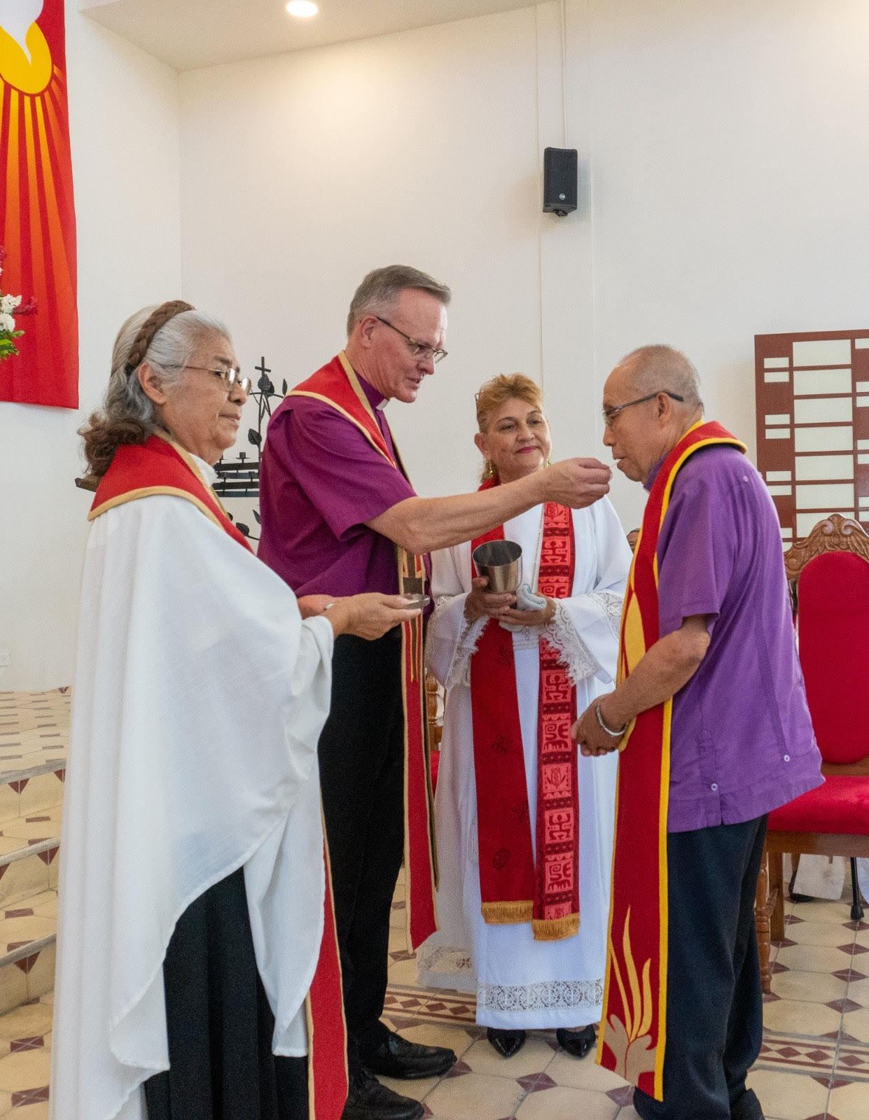 Misa conmemoración mártires en El Salvador con Arzobispo de Finlandia